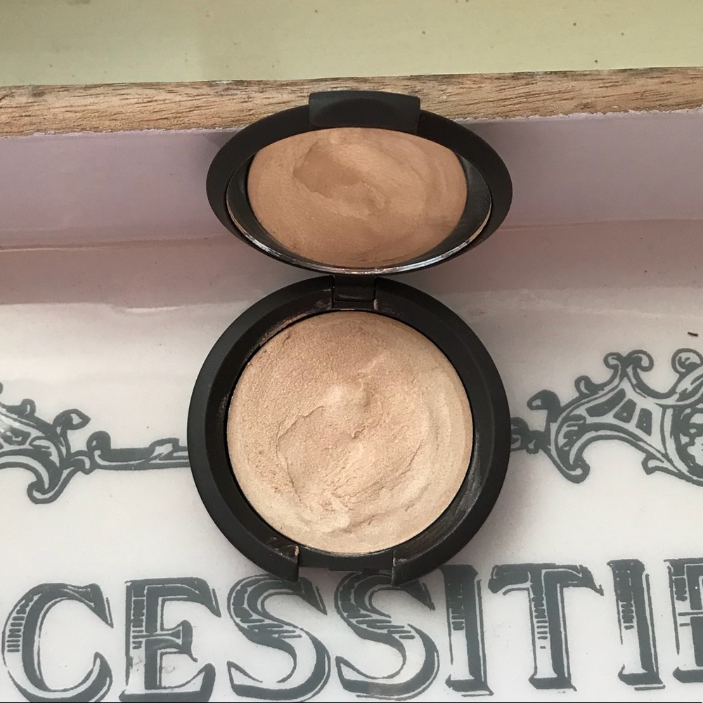 Becca Shimmering Skin Perfector